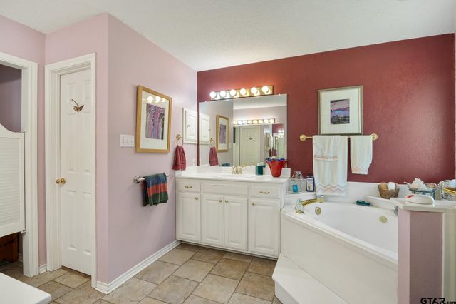 3401 W FM 1910, Jacksonville, TX 75766