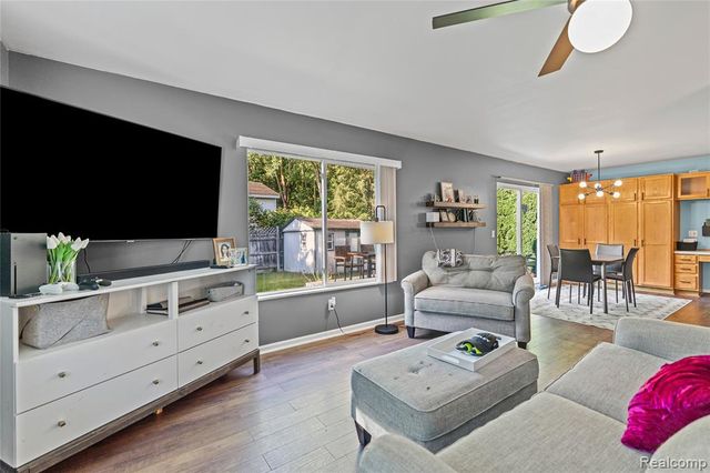 2948 Newberry Road, Waterford, MI 48329