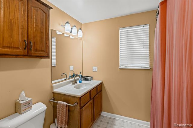 2948 Newberry Road, Waterford, MI 48329