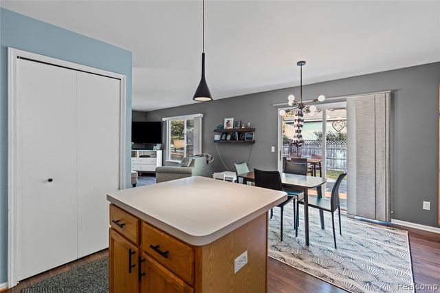 2948 Newberry Road, Waterford, MI 48329