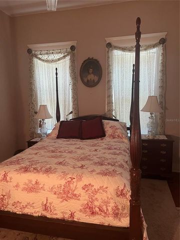 3210 W NORTH B STREET, Tampa, FL 33609