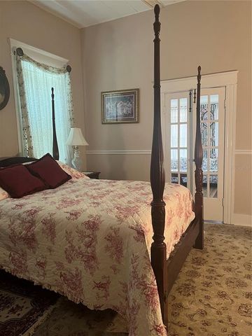 3210 W NORTH B STREET, Tampa, FL 33609