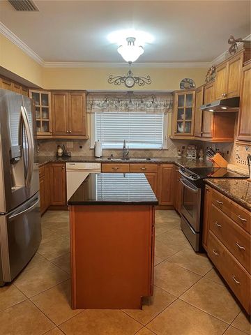 3210 W NORTH B STREET, Tampa, FL 33609