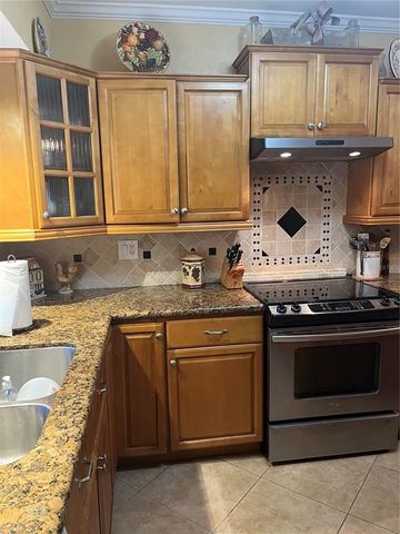 3210 W NORTH B STREET, Tampa, FL 33609
