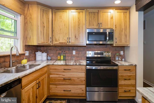 583 CENTERTON RD, Pittsgrove, NJ 08318