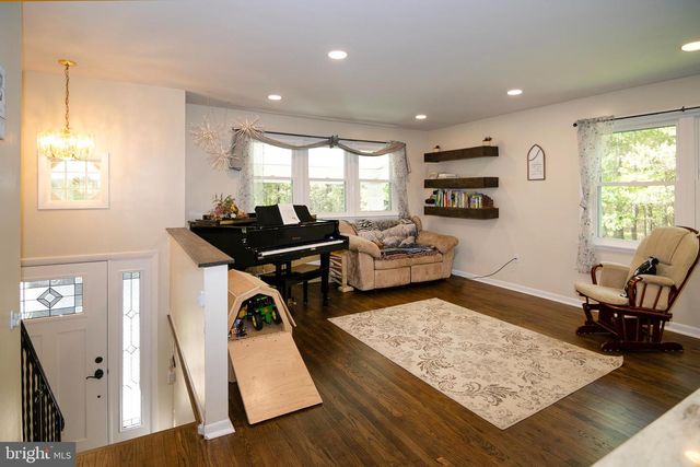 583 CENTERTON RD, Pittsgrove, NJ 08318
