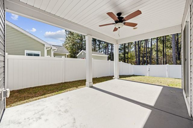 3725 Park Pointe Ave., Little River, SC 29566