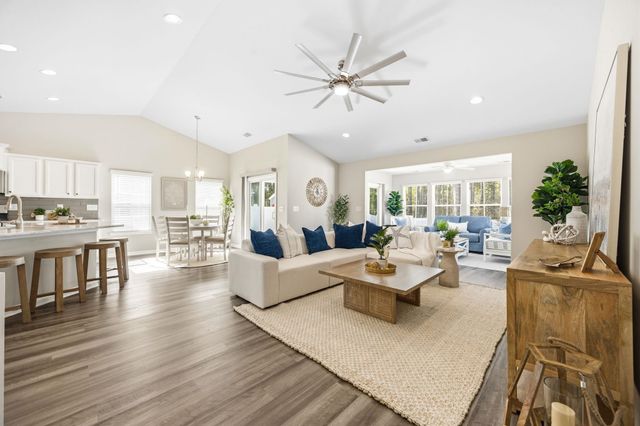 3725 Park Pointe Ave., Little River, SC 29566