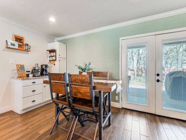 716 Thousand Oaks Drive, Hurst, TX 76054