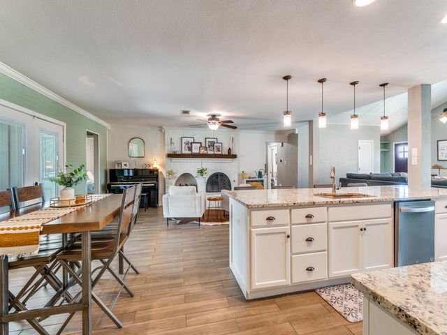 716 Thousand Oaks Drive, Hurst, TX 76054