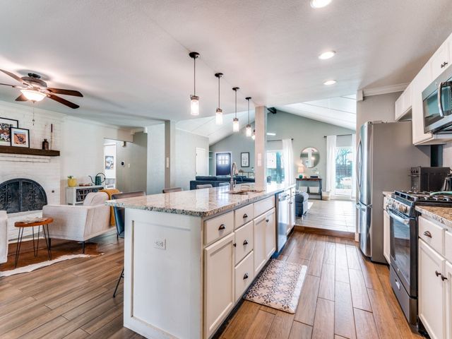 716 Thousand Oaks Drive, Hurst, TX 76054