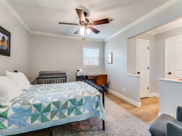 716 Thousand Oaks Drive, Hurst, TX 76054