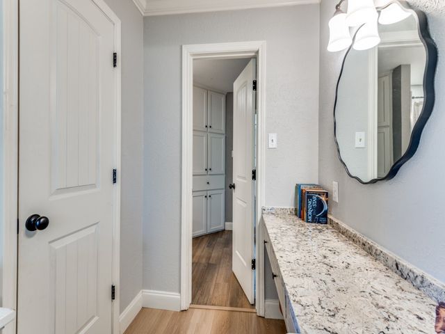 716 Thousand Oaks Drive, Hurst, TX 76054