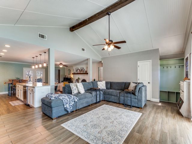 716 Thousand Oaks Drive, Hurst, TX 76054