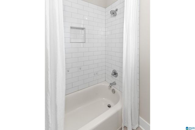 4522 VILLAGE GREEN WAY, Hoover, AL 35226