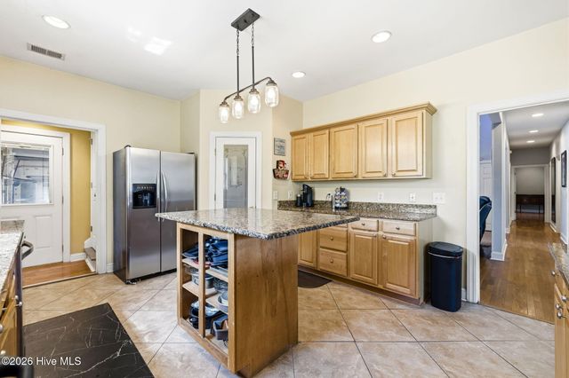 231 Berryknoll Drive NW, Calabash, NC 28467
