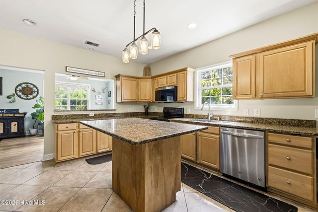 231 Berryknoll Drive NW, Calabash, NC 28467