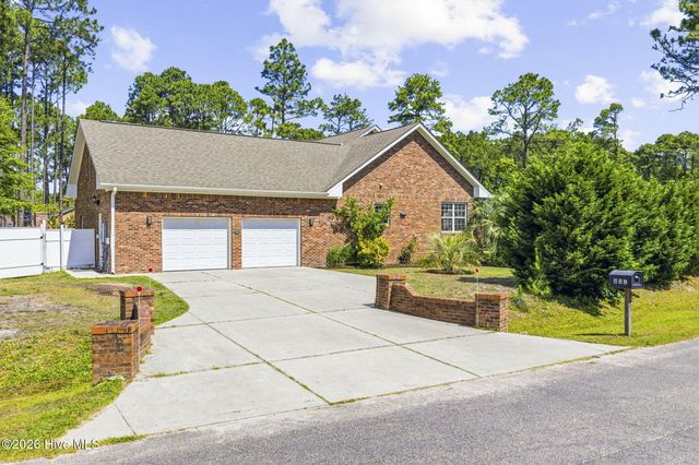 231 Berryknoll Drive NW, Calabash, NC 28467