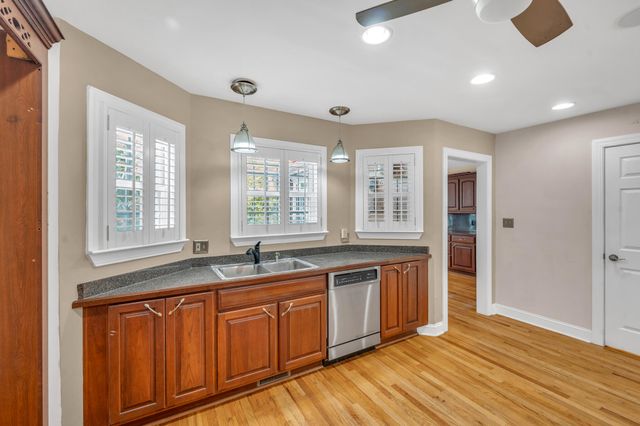 21 Aiken Street, Charleston, SC 29403