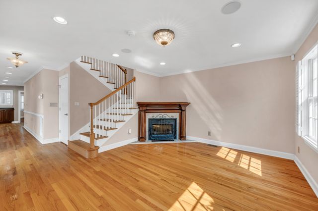 21 Aiken Street, Charleston, SC 29403