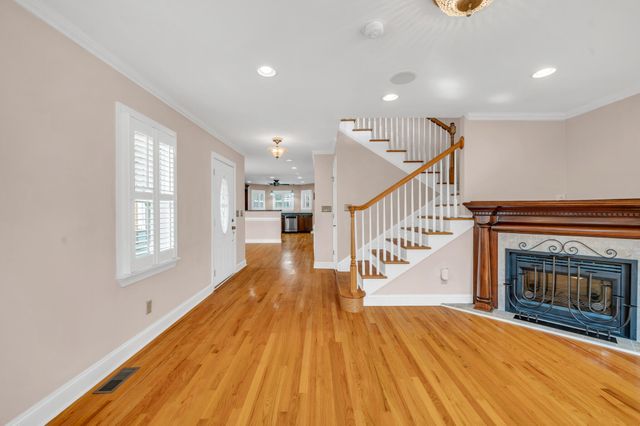 21 Aiken Street, Charleston, SC 29403