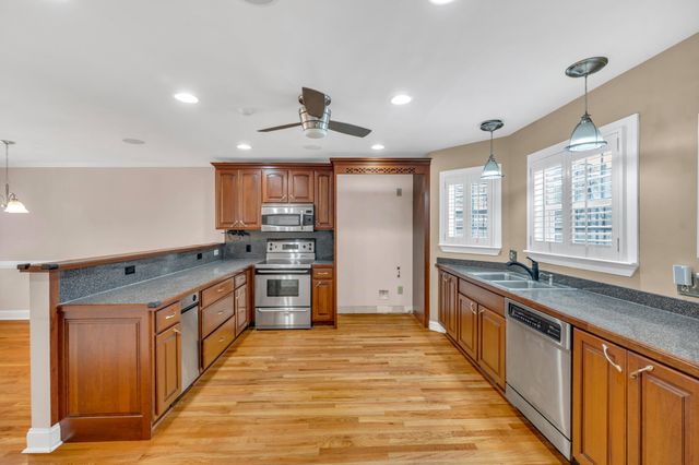 21 Aiken Street, Charleston, SC 29403