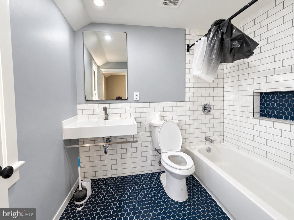 1511 HONAN ST, CHESTER, PA 19013 — photo 4