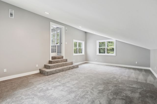 69 Punkup Road, Oxford, CT 06478
