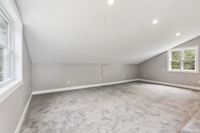 69 Punkup Road, Oxford, CT 06478