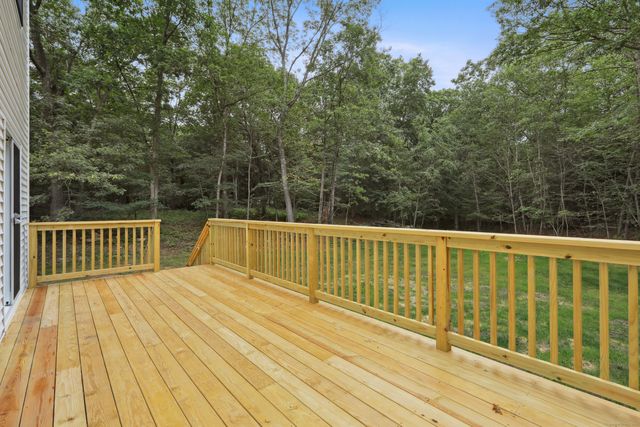 69 Punkup Road, Oxford, CT 06478