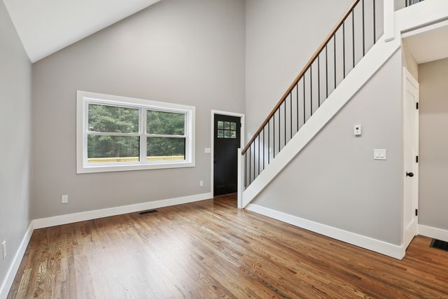 69 Punkup Road, Oxford, CT 06478