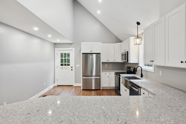 69 Punkup Road, Oxford, CT 06478