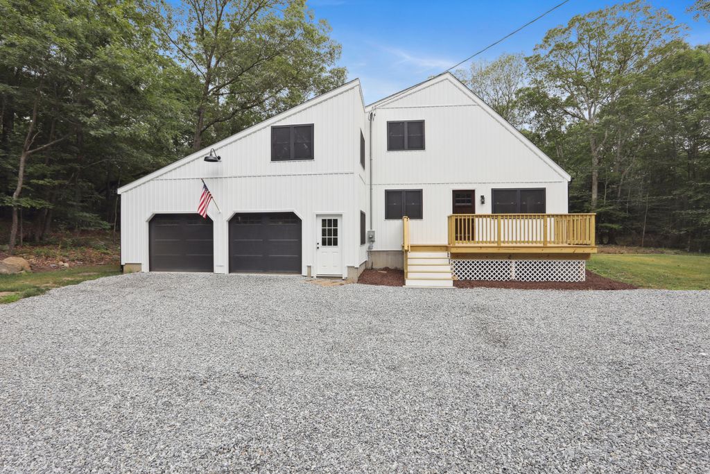 69 Punkup Road, Oxford, CT 06478