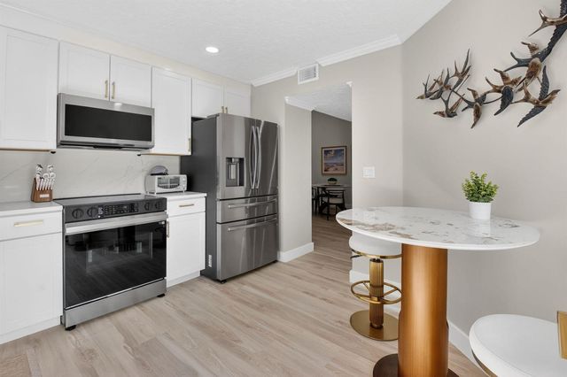 7455 Glendevon Lane 206, Delray Beach, FL 33446