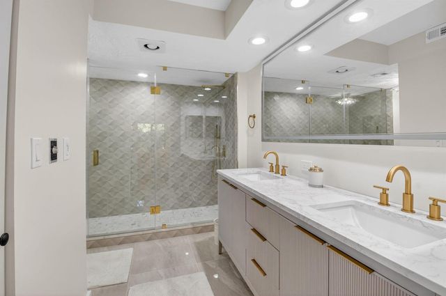 7455 Glendevon Lane 206, Delray Beach, FL 33446