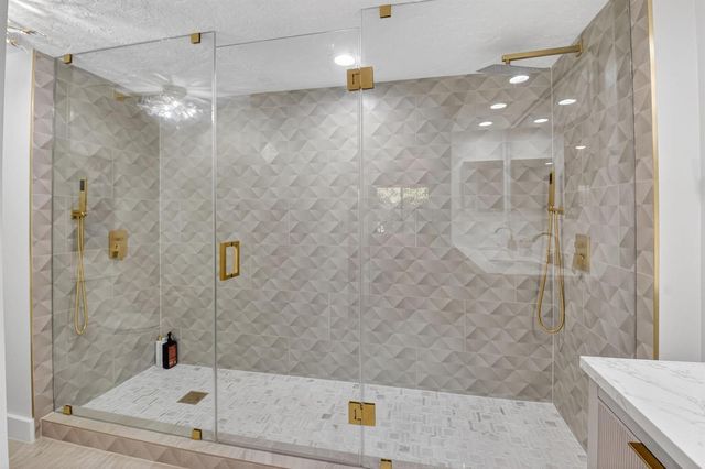 7455 Glendevon Lane 206, Delray Beach, FL 33446