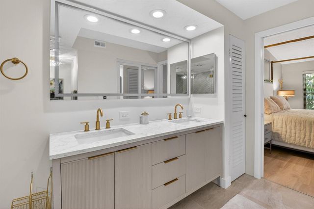 7455 Glendevon Lane 206, Delray Beach, FL 33446