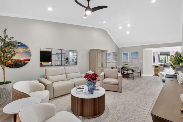 7455 Glendevon Lane 206, Delray Beach, FL 33446