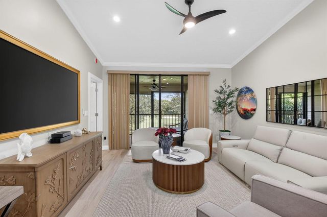 7455 Glendevon Lane 206, Delray Beach, FL 33446