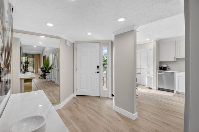 7455 Glendevon Lane 206, Delray Beach, FL 33446