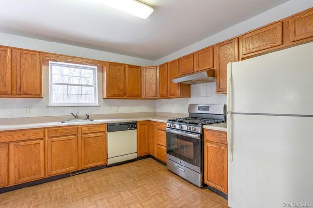 23 Alexander Drive, Washingtonville, NY 10992