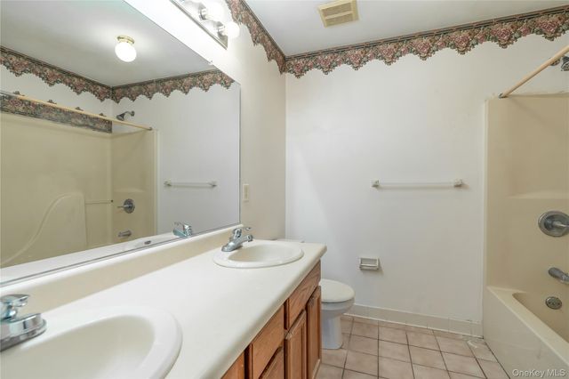 23 Alexander Drive, Washingtonville, NY 10992