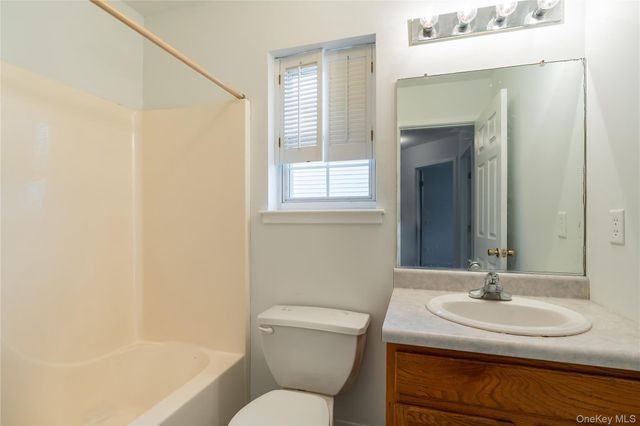 23 Alexander Drive, Washingtonville, NY 10992