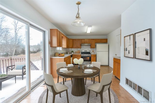 23 Alexander Drive, Washingtonville, NY 10992