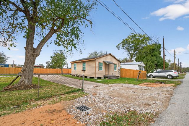 709 Center Street, Richmond, TX 77469