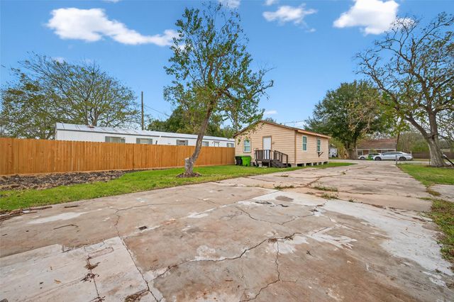 709 Center Street, Richmond, TX 77469