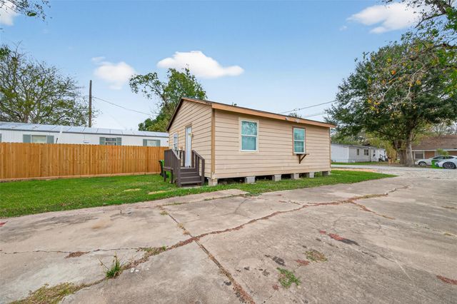 709 Center Street, Richmond, TX 77469
