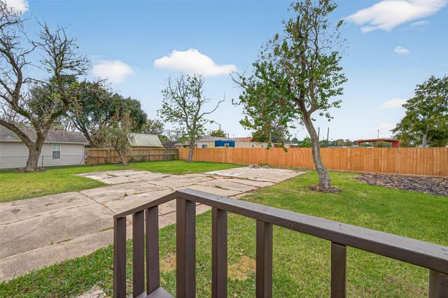 709 Center Street, Richmond, TX 77469