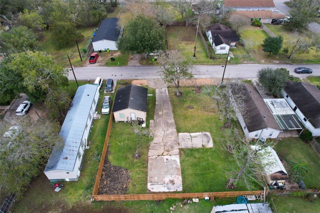 709 Center Street, Richmond, TX 77469