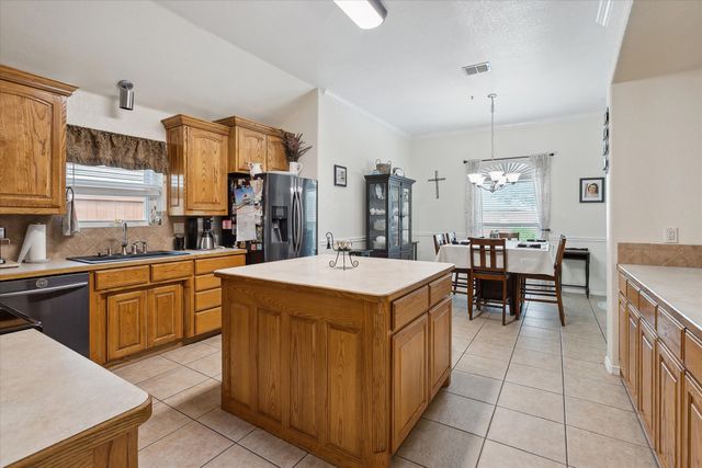 568 Willowview Drive, Saginaw, TX 76179